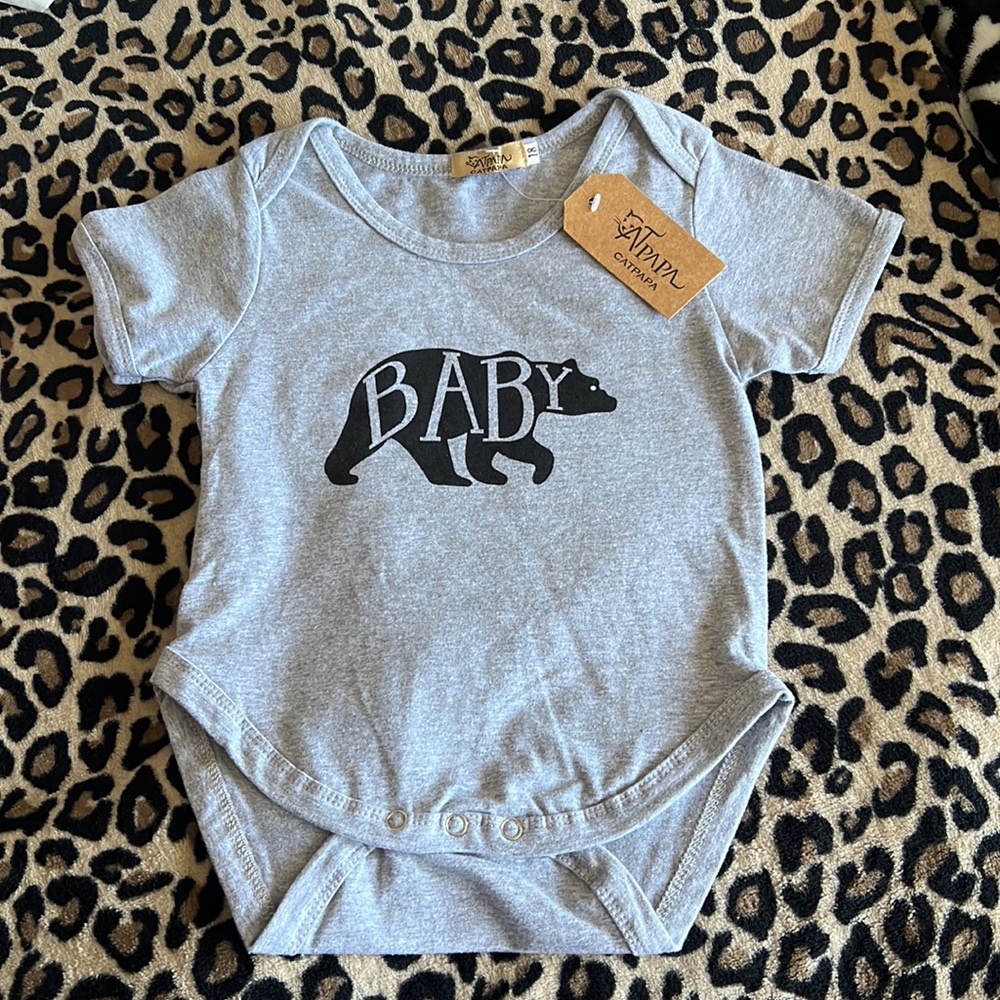 CATPAPA | Size 18 months | Gray Baby Bear Onesie | NWT